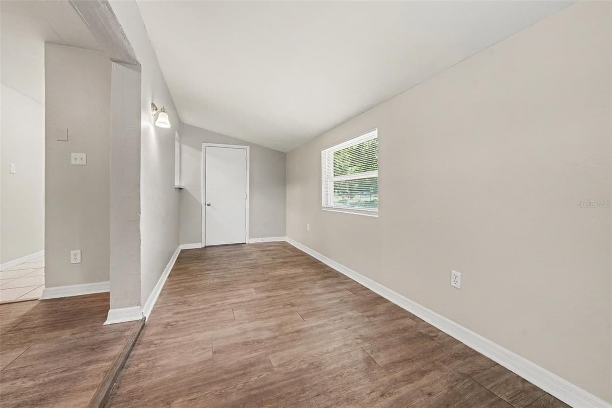 1895 IVEY LANE — photo 8 of 15