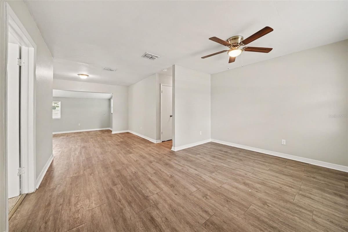 1895 IVEY LANE — photo 4 of 15