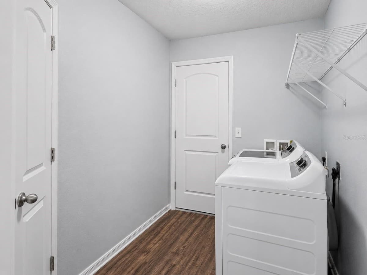 6302 MANITOBA DRIVE — photo 21 of 41