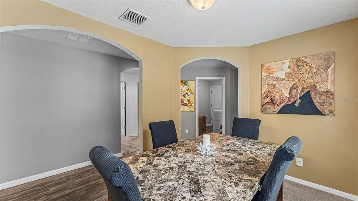 6302 MANITOBA DRIVE — photo 9 of 41