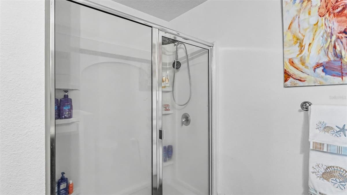 6302 MANITOBA DRIVE — photo 30 of 41