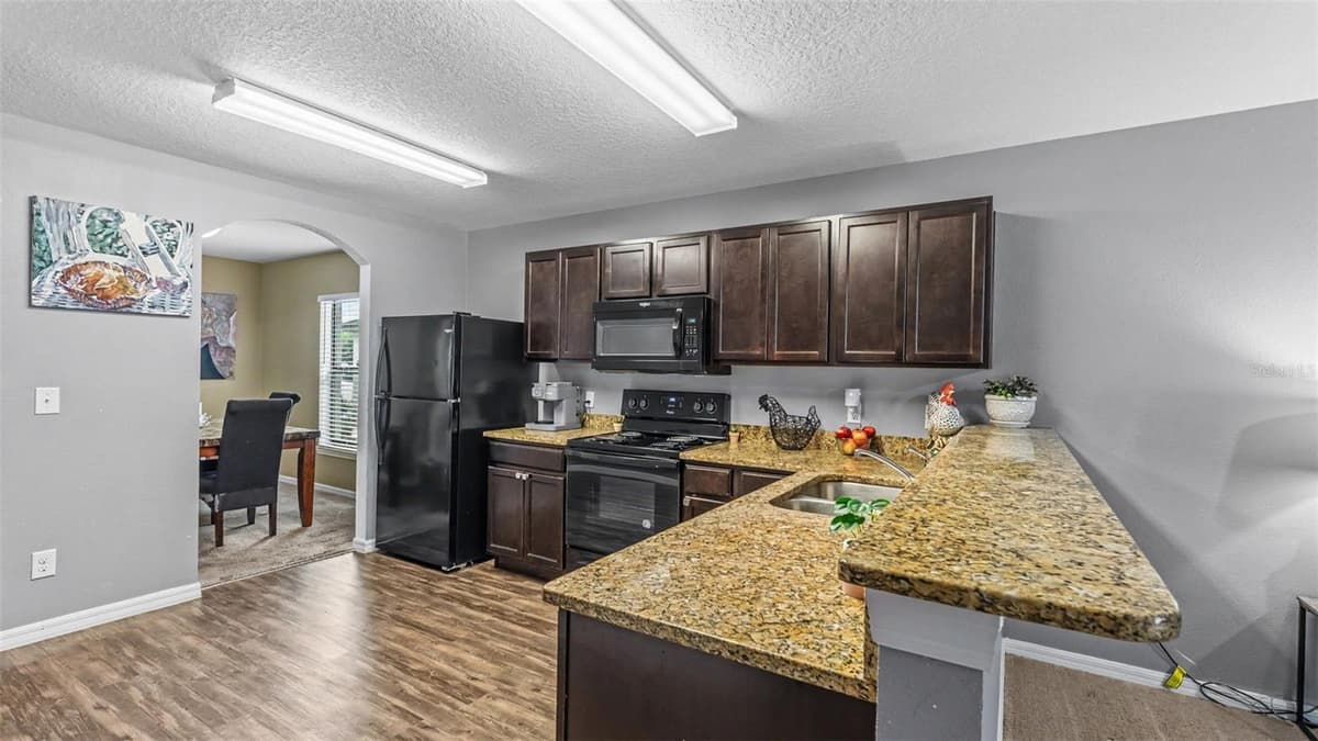 6302 MANITOBA DRIVE — photo 12 of 41