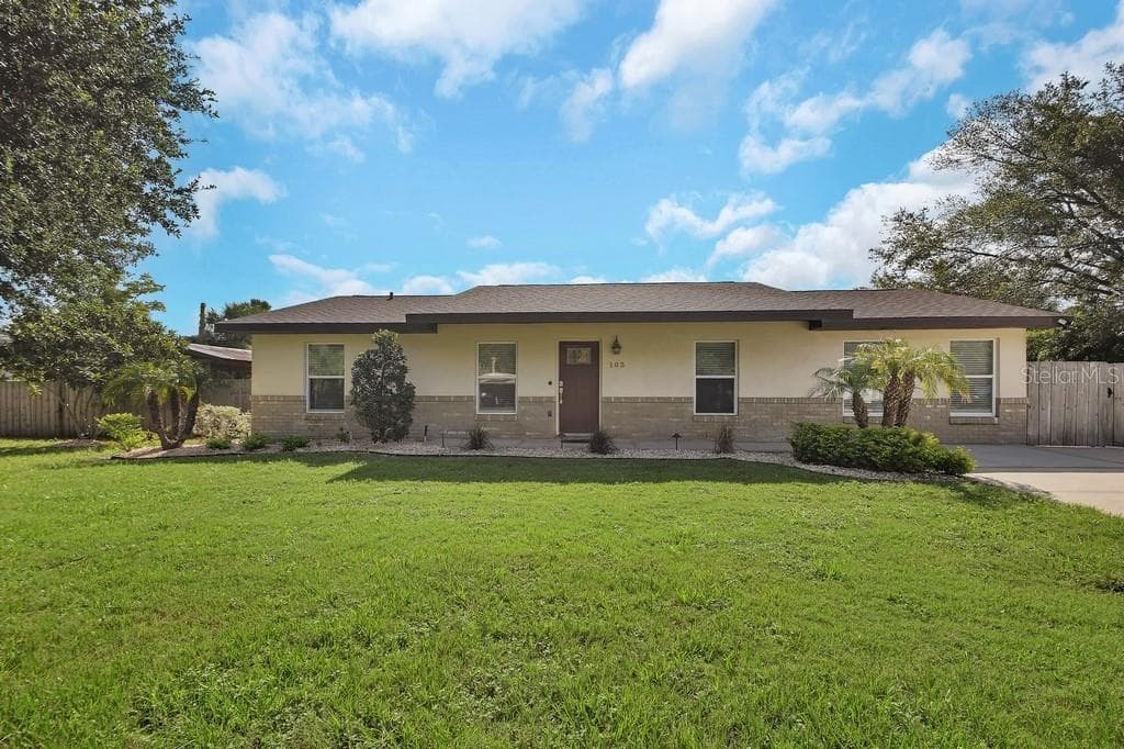 103 SIESTA COURT — photo 1 of 40