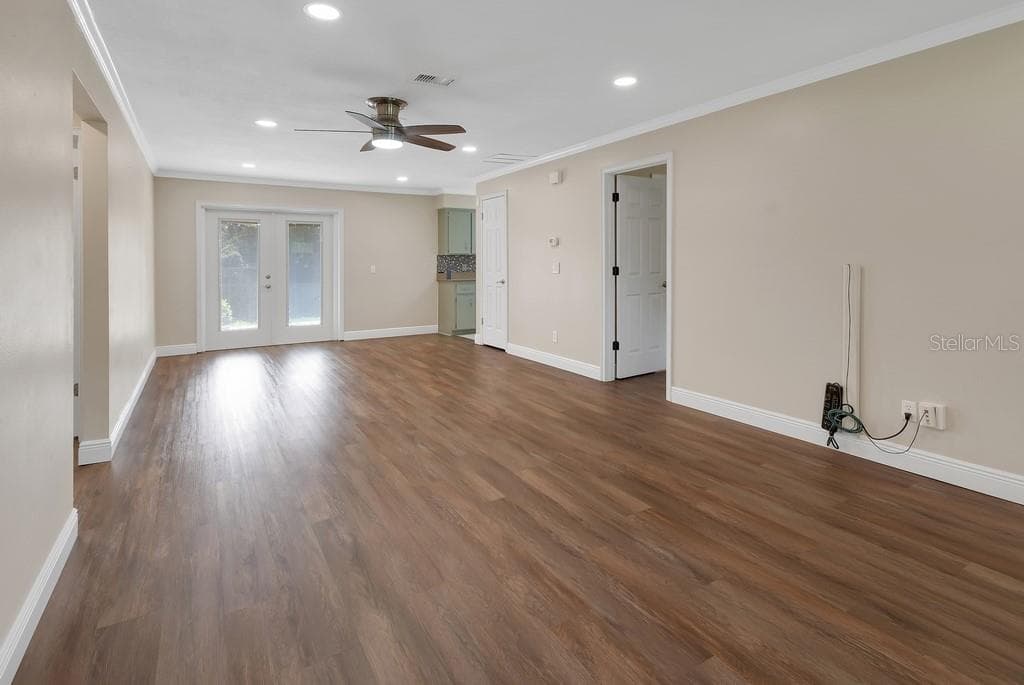 103 SIESTA COURT — photo 6 of 40