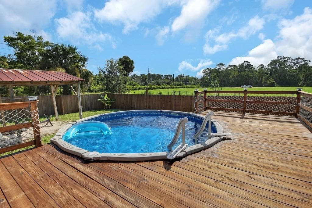 103 SIESTA COURT — photo 3 of 40