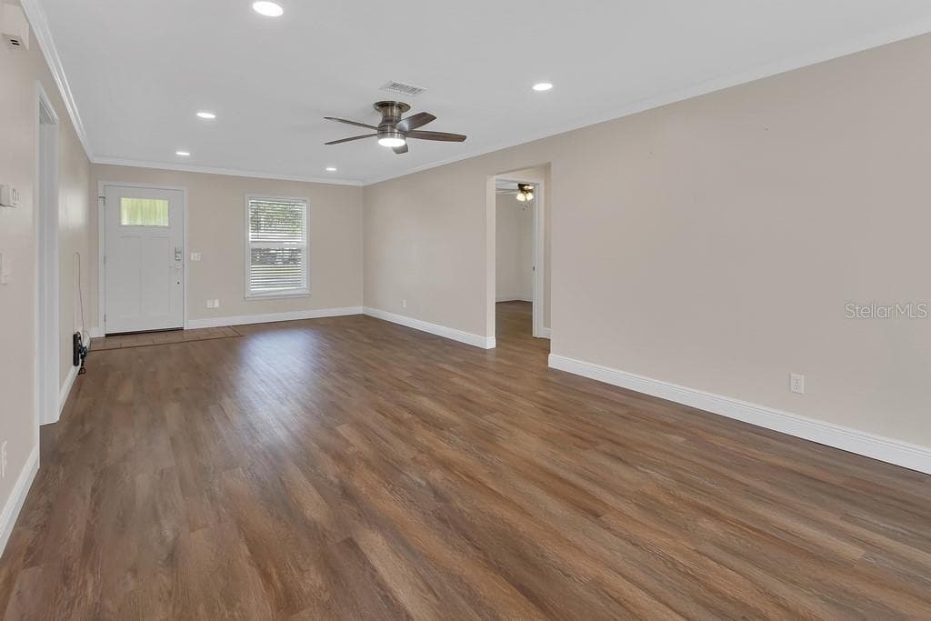 103 SIESTA COURT — photo 8 of 40