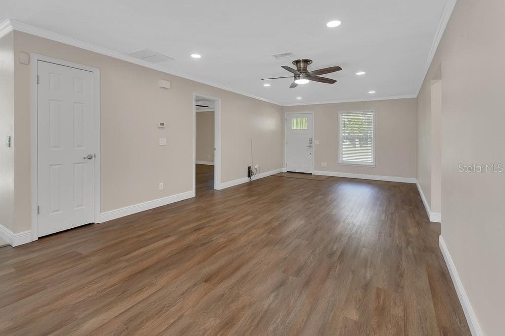 103 SIESTA COURT — photo 7 of 40