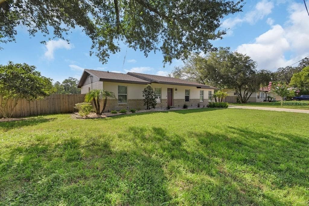 103 SIESTA COURT — photo 34 of 40