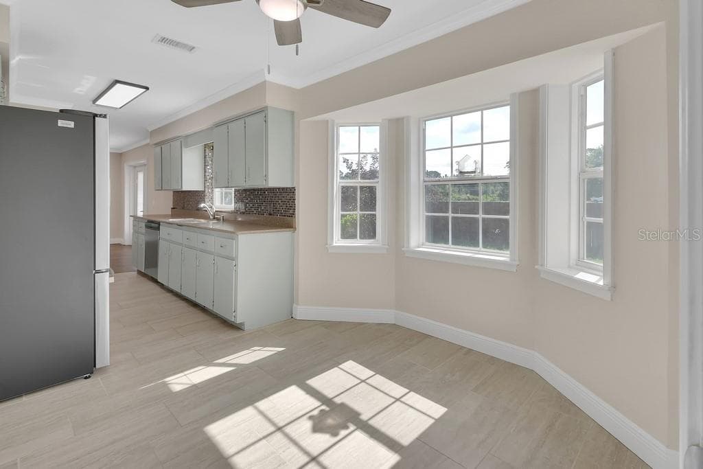 103 SIESTA COURT — photo 12 of 40