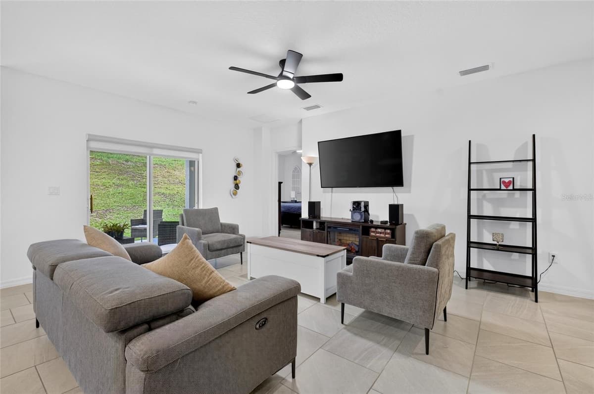 1181 STRATTON AVENUE — photo 9 of 48
