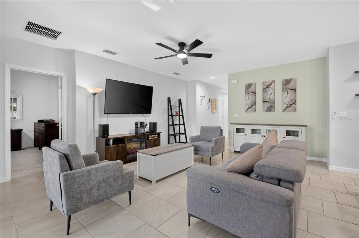 1181 STRATTON AVENUE — photo 12 of 48