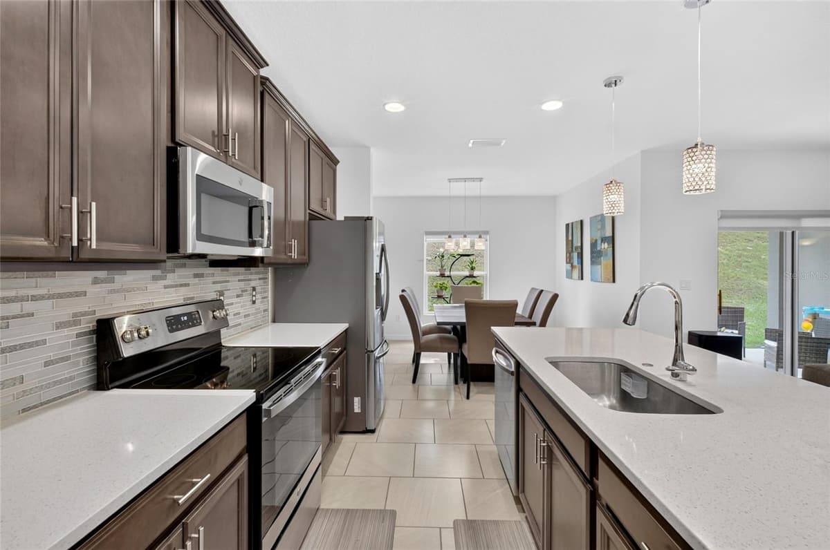 1181 STRATTON AVENUE — photo 18 of 48