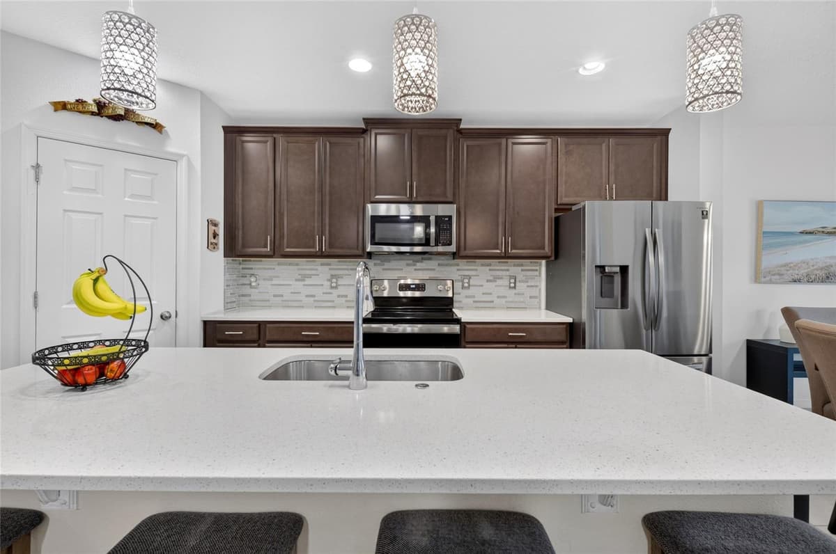 1181 STRATTON AVENUE — photo 15 of 48