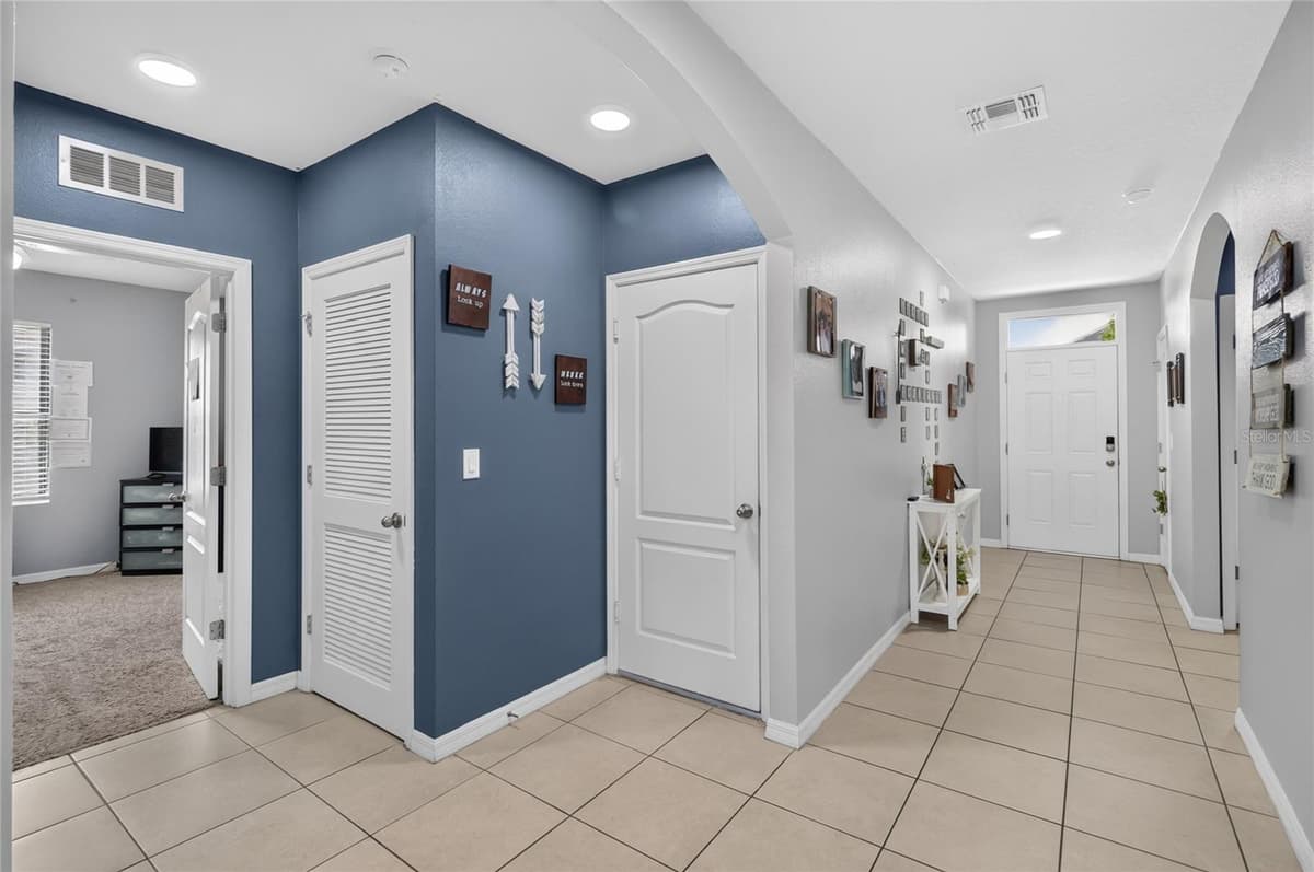 248 LUDISIA LOOP — photo 11 of 59