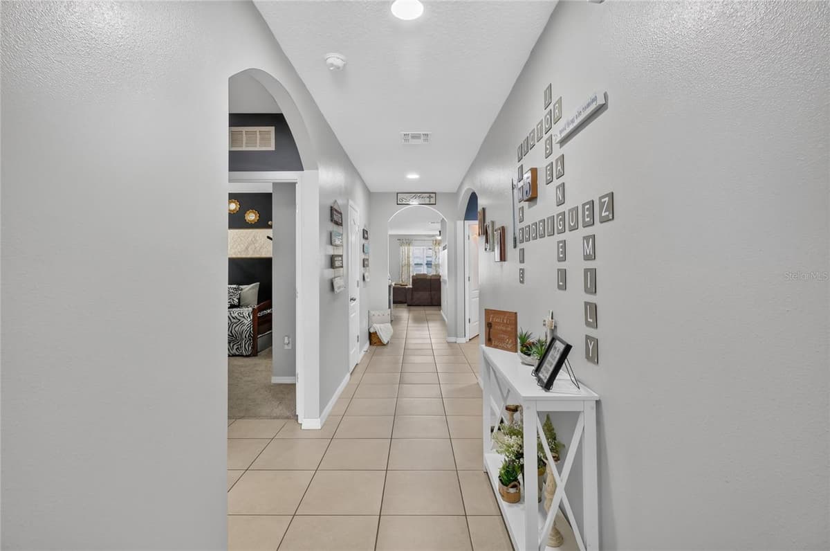 248 LUDISIA LOOP — photo 4 of 59