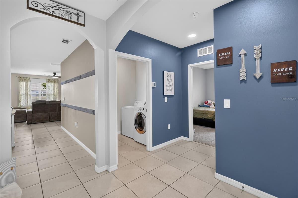248 LUDISIA LOOP — photo 13 of 59