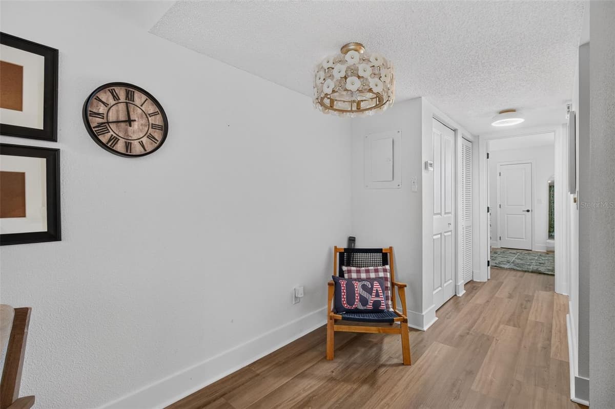 7625 SUN ISLAND DRIVE — photo 16 of 30