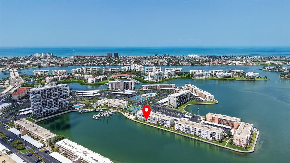 7625 SUN ISLAND DRIVE — photo 3 of 30