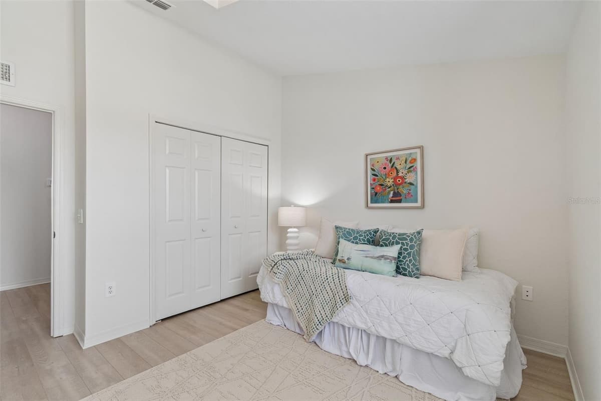 10820 CELTIC WOODS AVENUE — photo 36 of 47