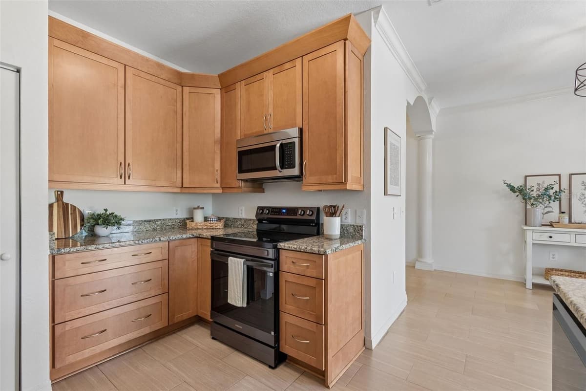10820 CELTIC WOODS AVENUE — photo 16 of 47
