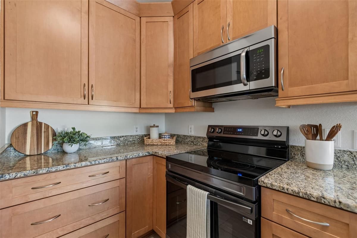 10820 CELTIC WOODS AVENUE — photo 21 of 47