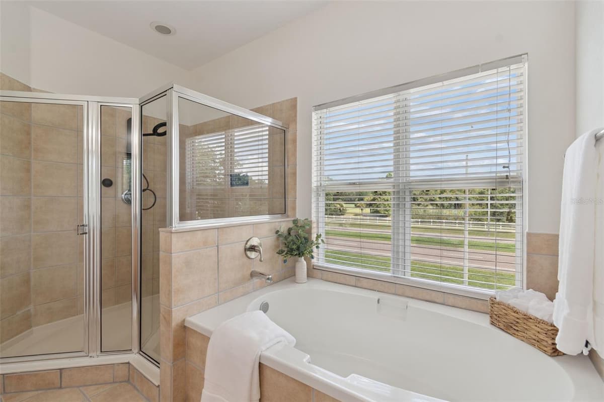 10820 CELTIC WOODS AVENUE — photo 31 of 47