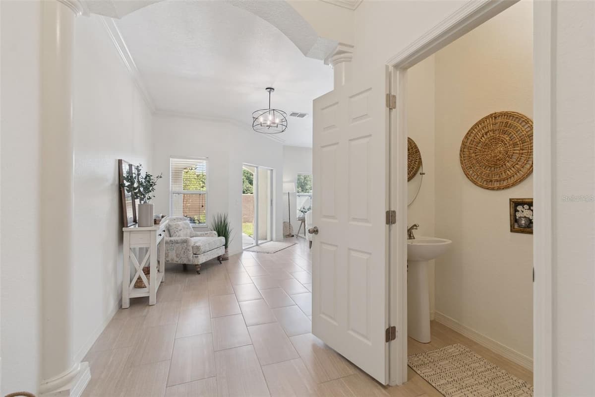 10820 CELTIC WOODS AVENUE — photo 8 of 47