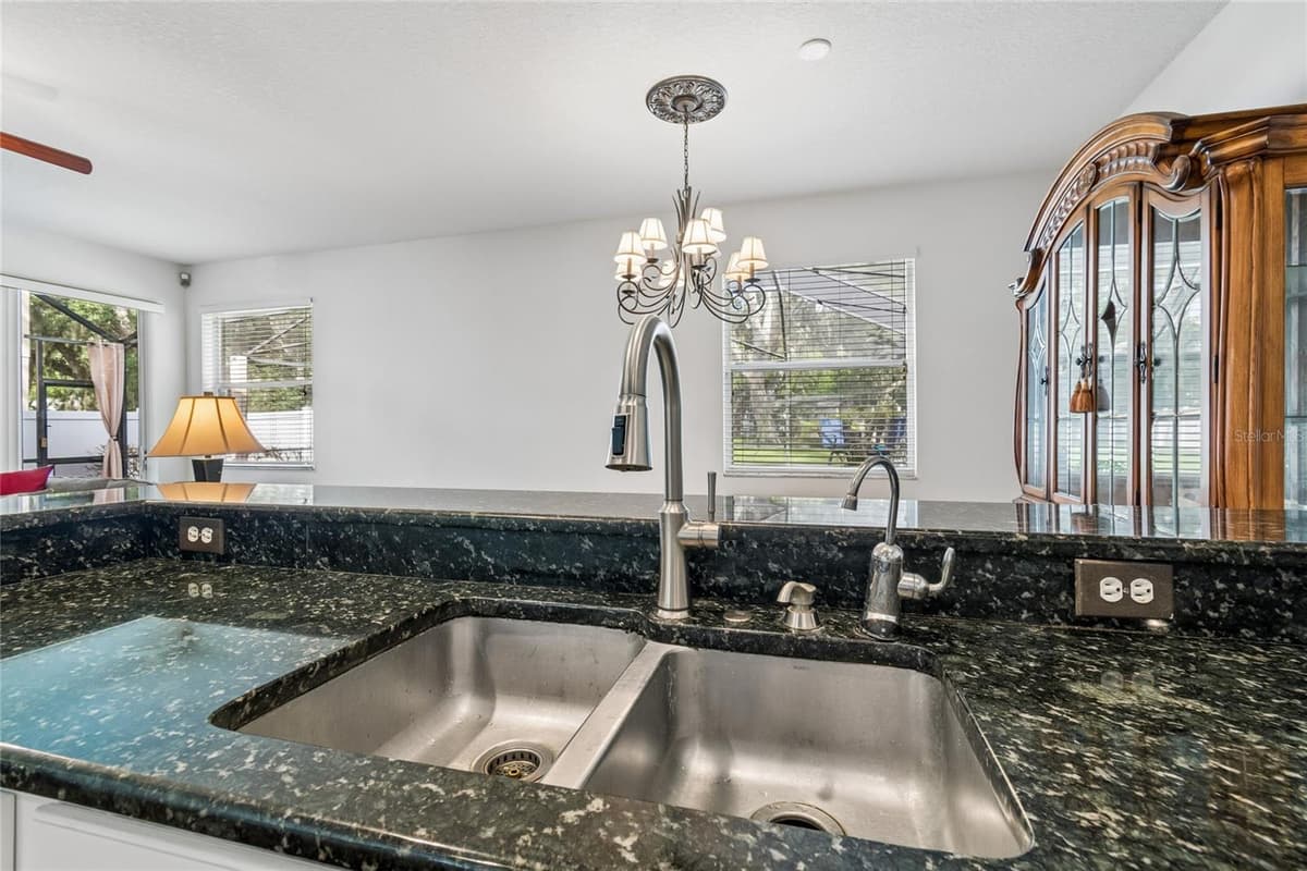 11232 CREEK HAVEN DRIVE — photo 12 of 80