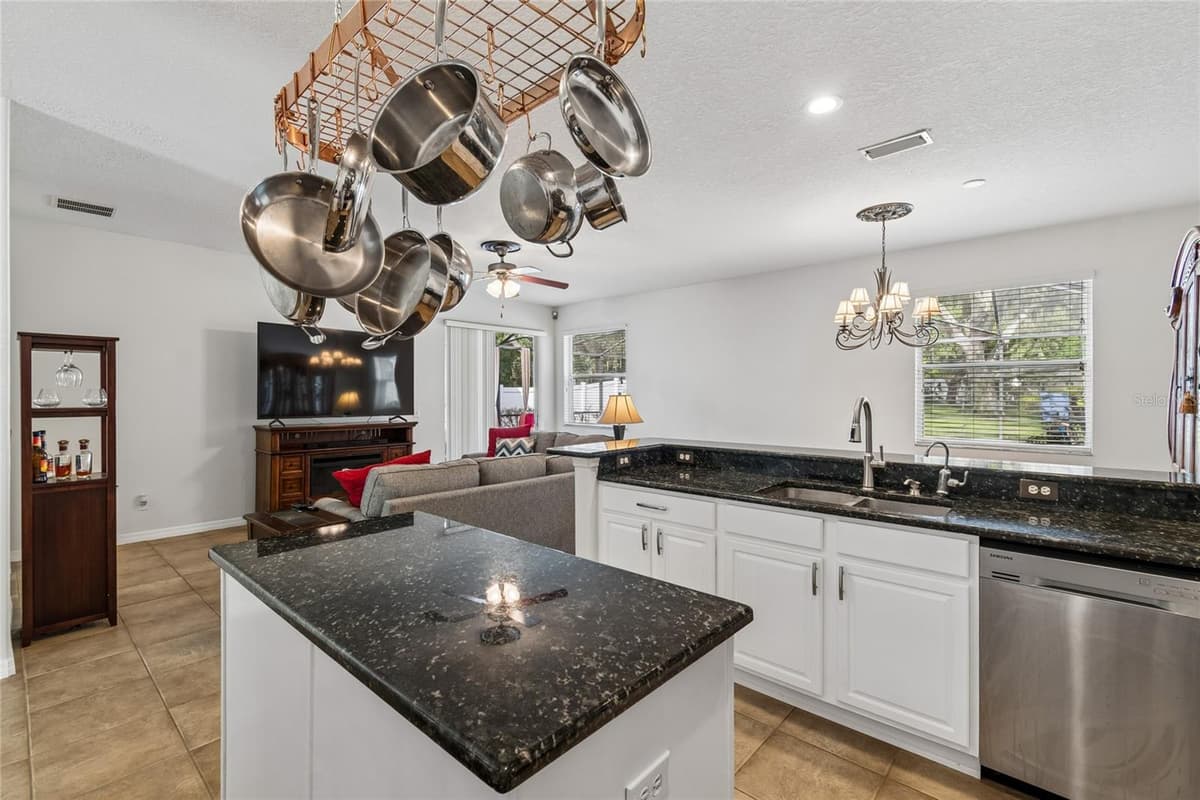 11232 CREEK HAVEN DRIVE — photo 11 of 80