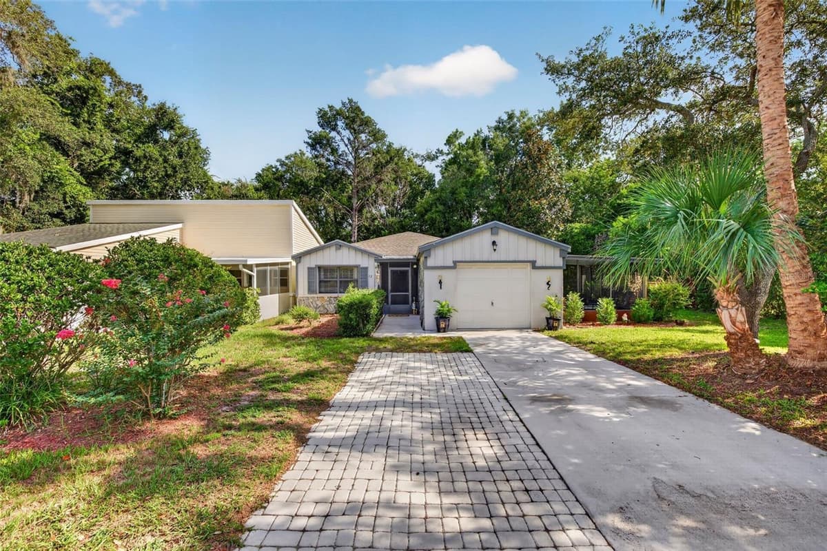 12 CHINABERRY CIRCLE — photo 3 of 52