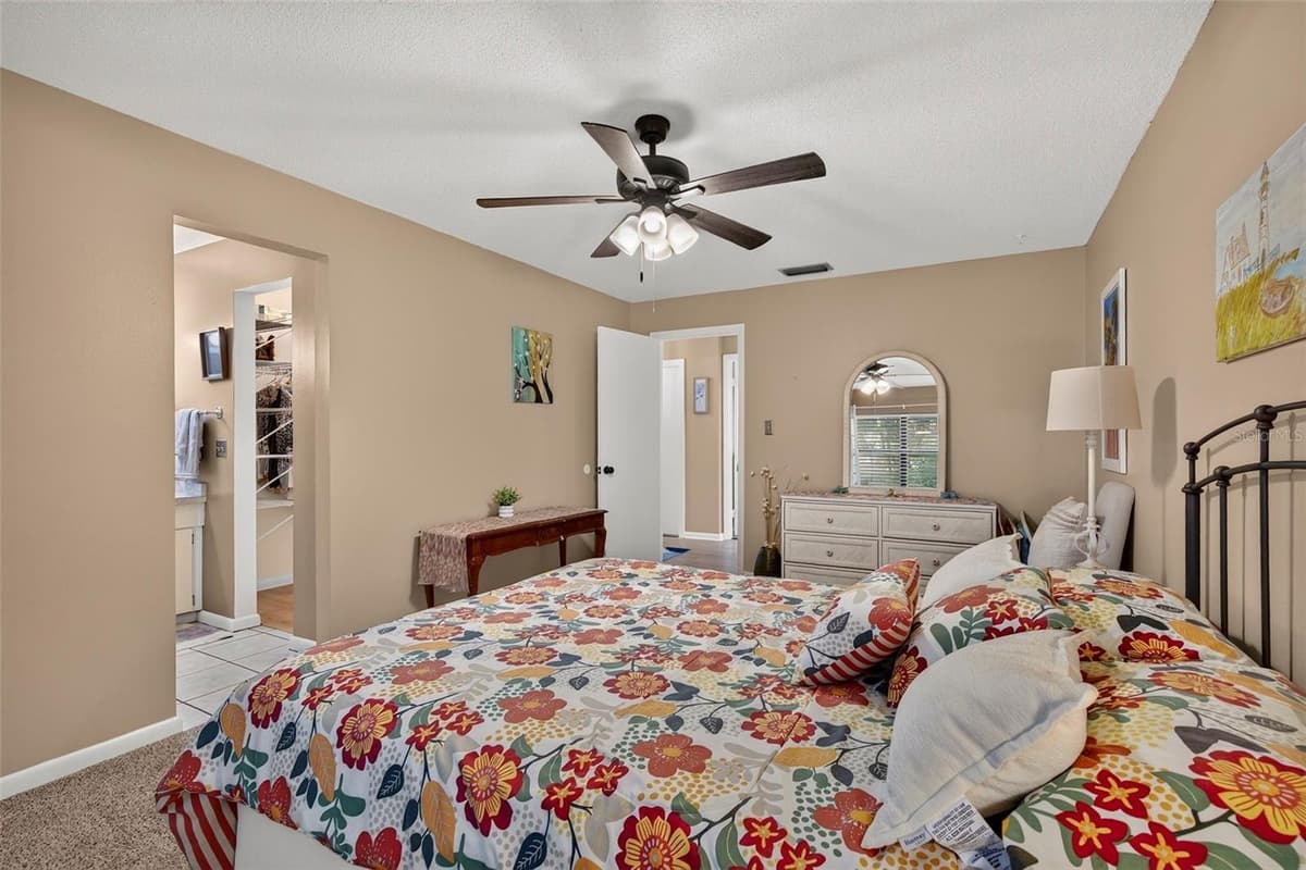 12 CHINABERRY CIRCLE — photo 22 of 52