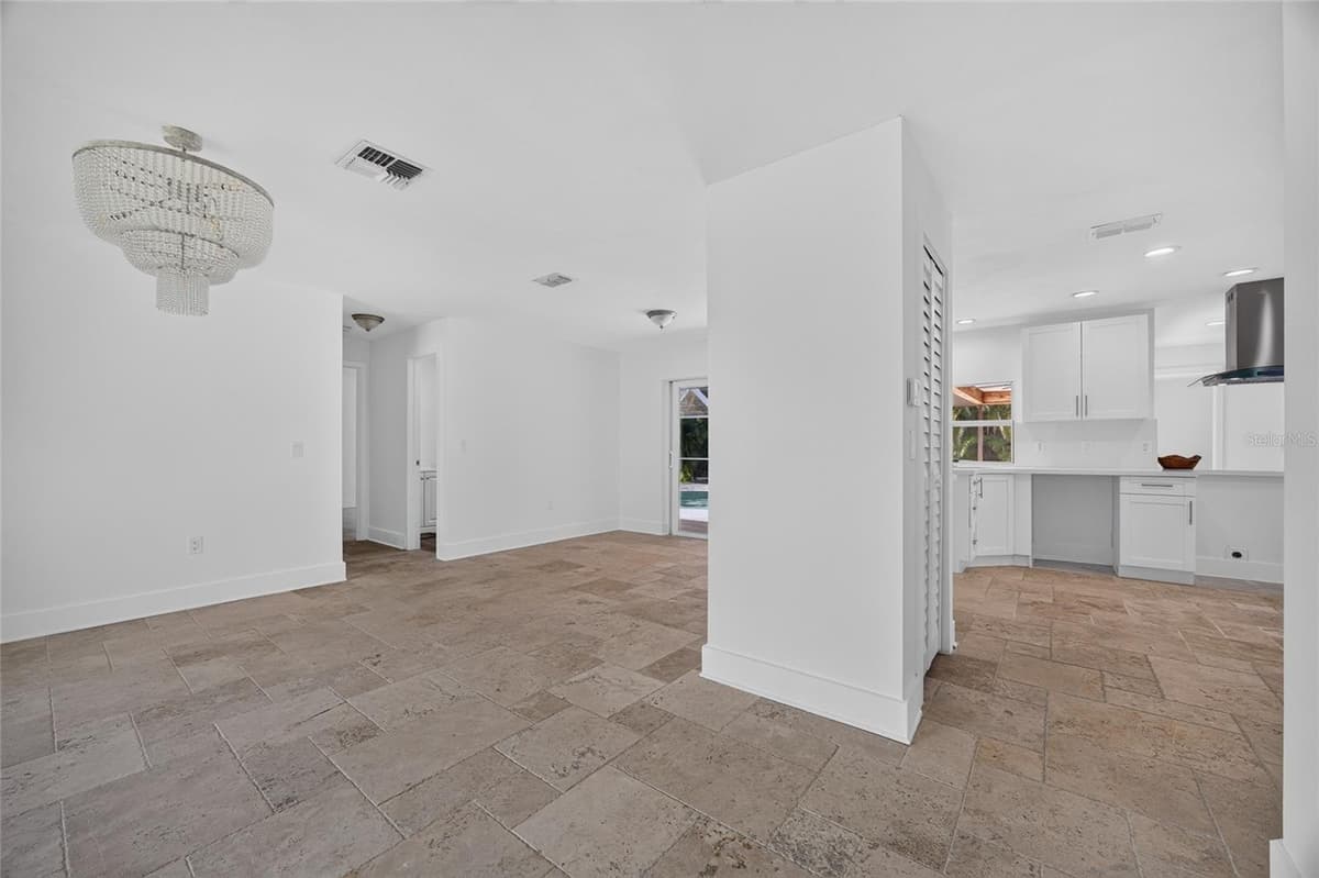 6049 PERTHSHIRE LANE — photo 10 of 48