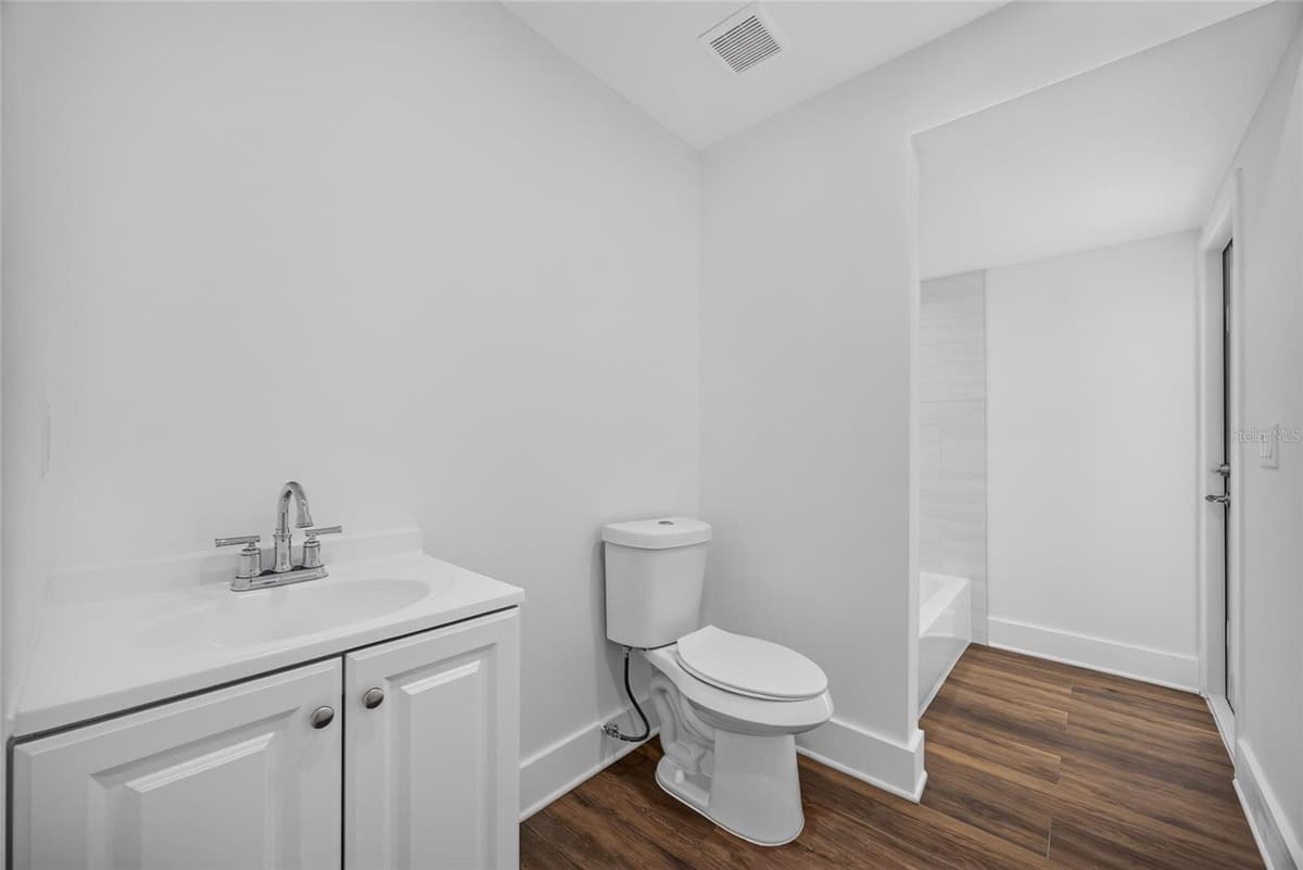 6049 PERTHSHIRE LANE — photo 28 of 48