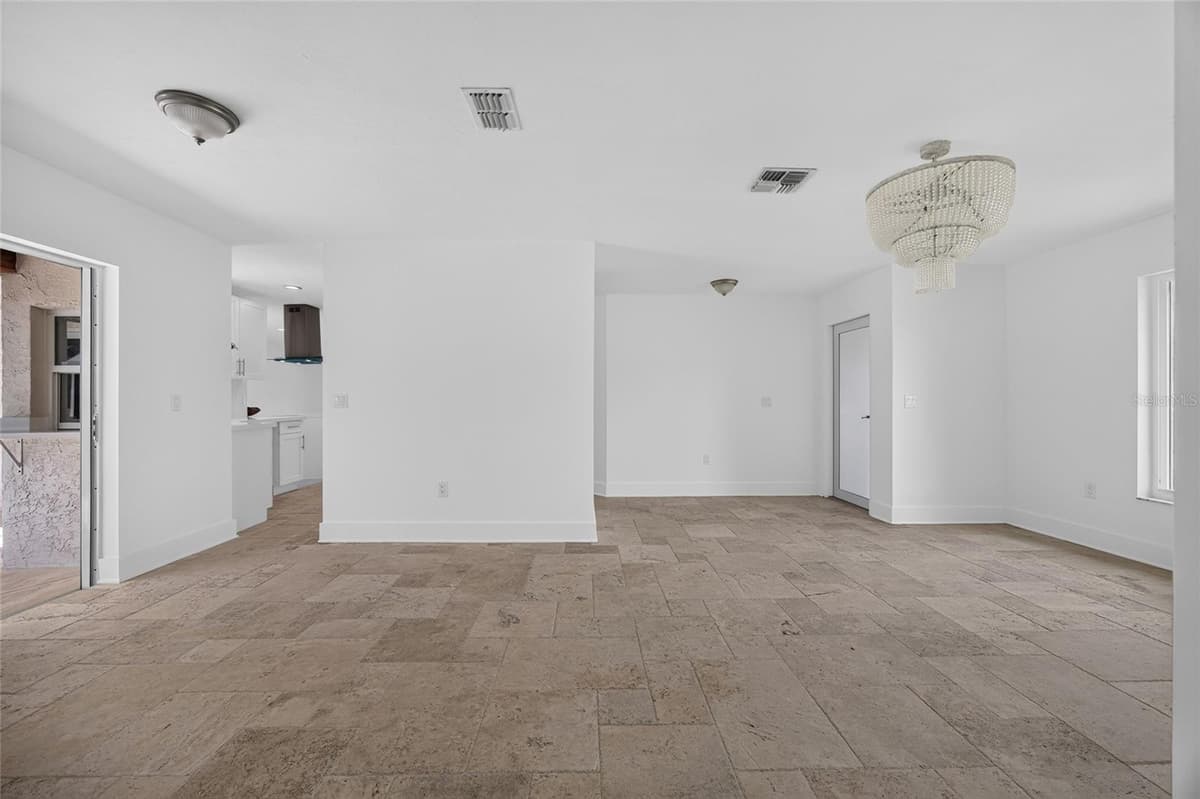 6049 PERTHSHIRE LANE — photo 9 of 48