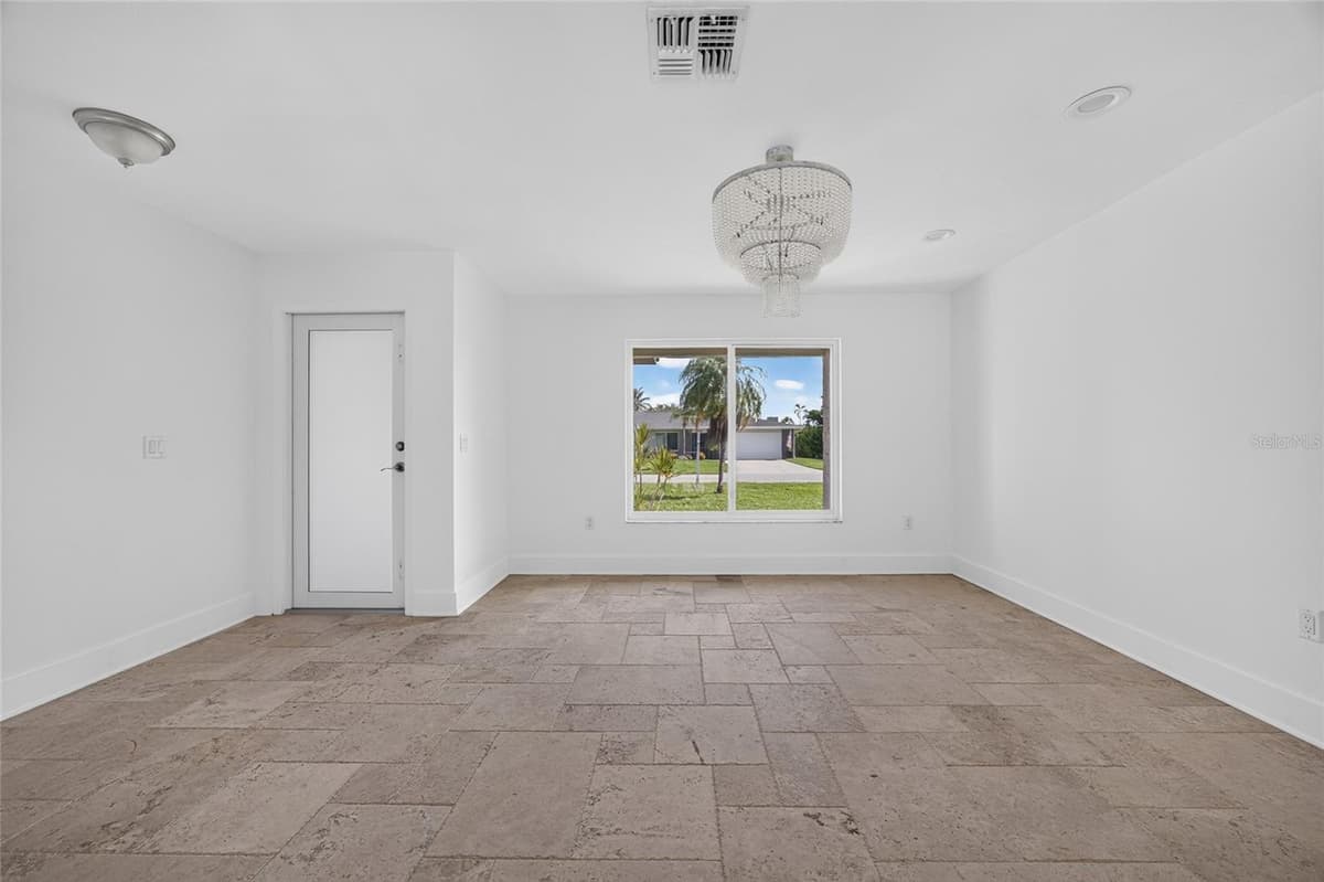 6049 PERTHSHIRE LANE — photo 7 of 48
