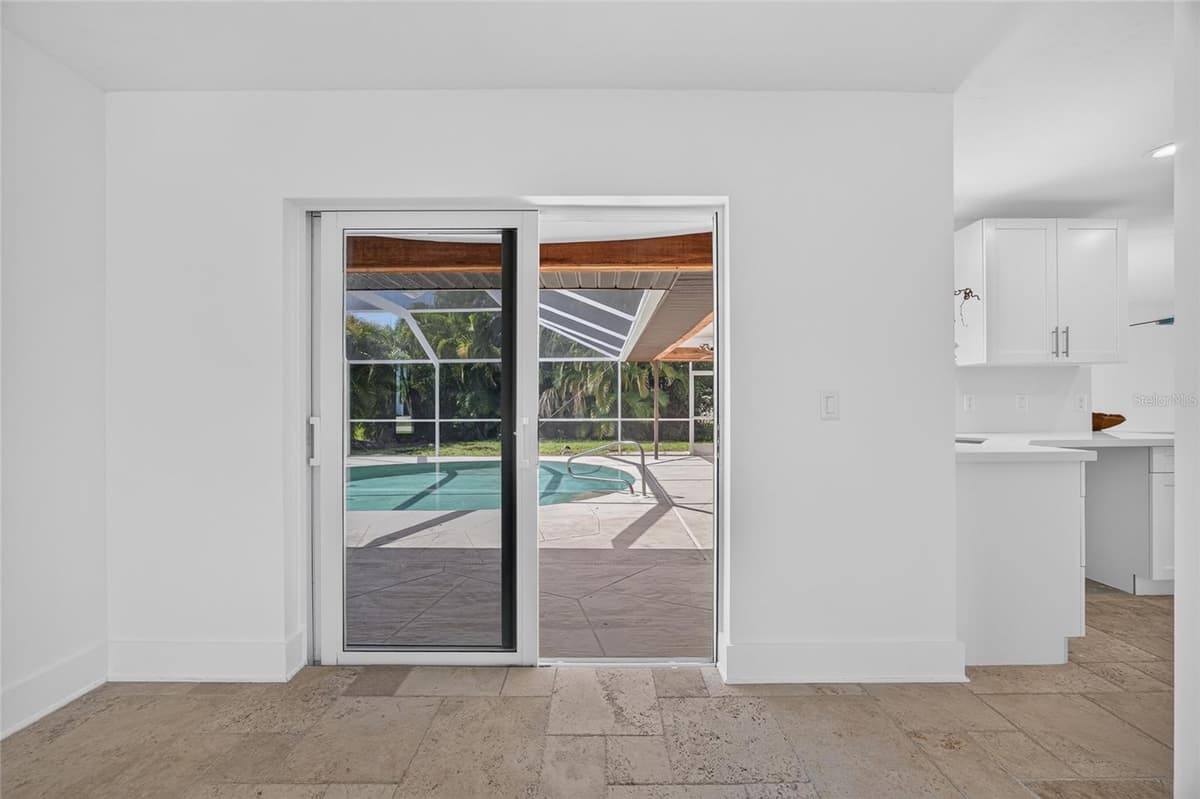 6049 PERTHSHIRE LANE — photo 11 of 48
