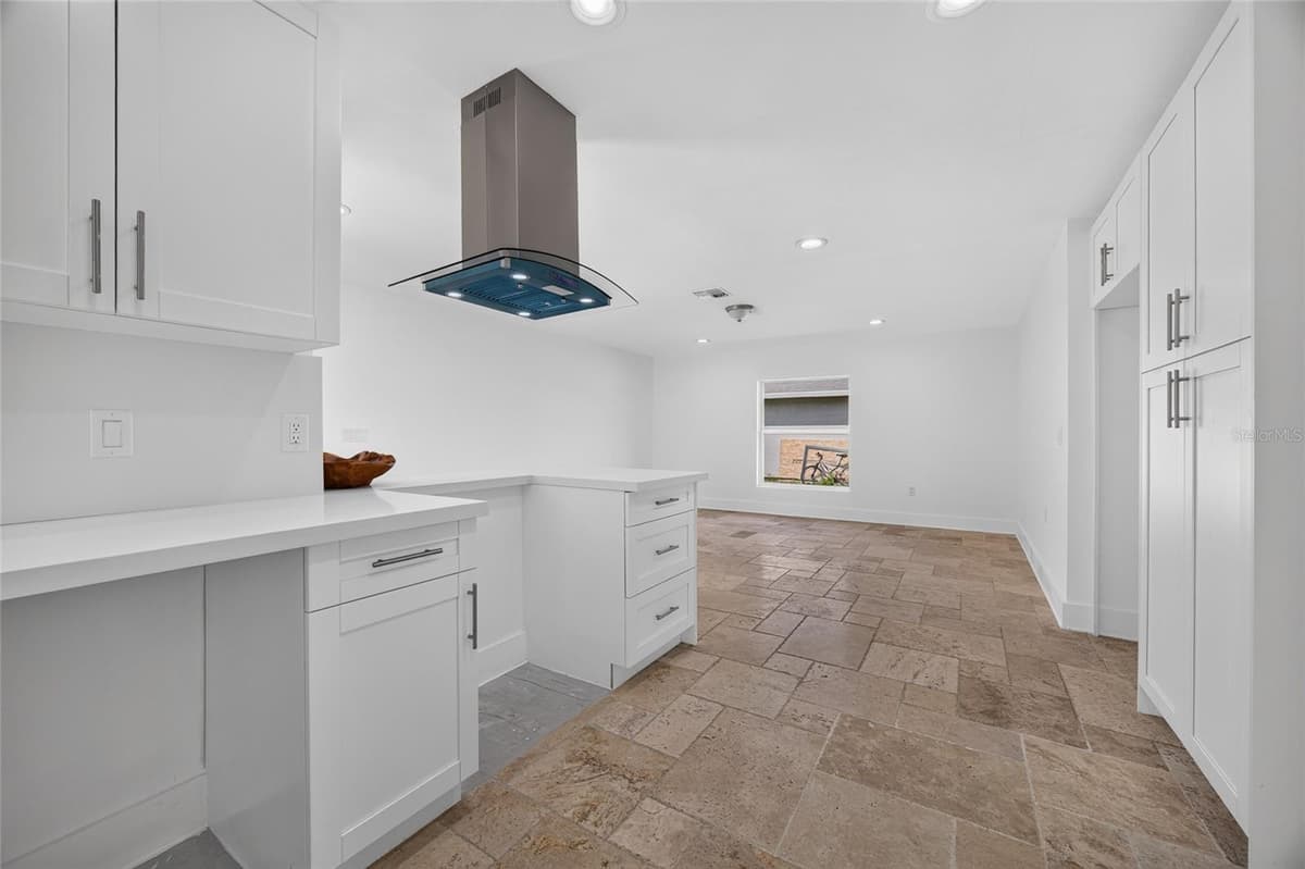 6049 PERTHSHIRE LANE — photo 17 of 48