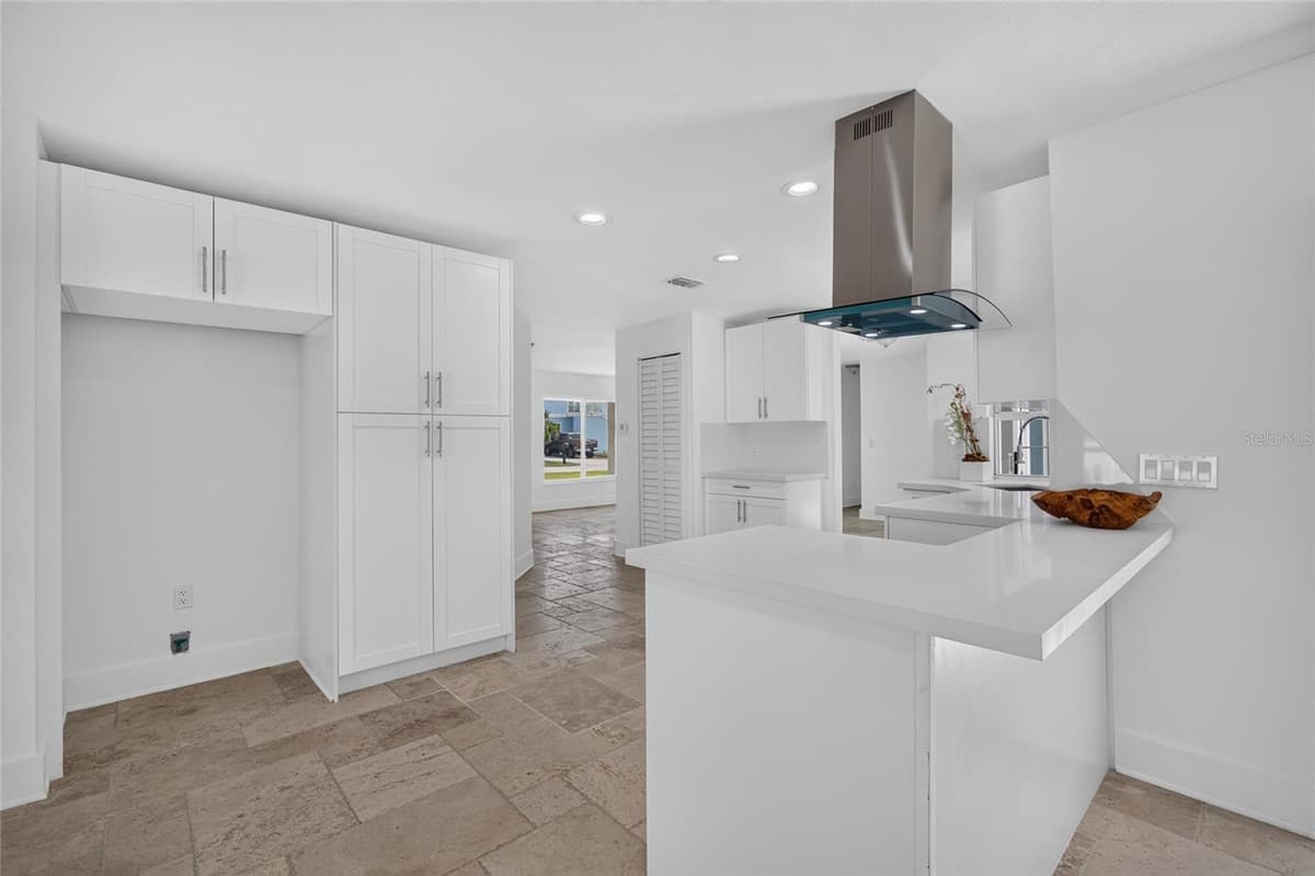 6049 PERTHSHIRE LANE — photo 14 of 48