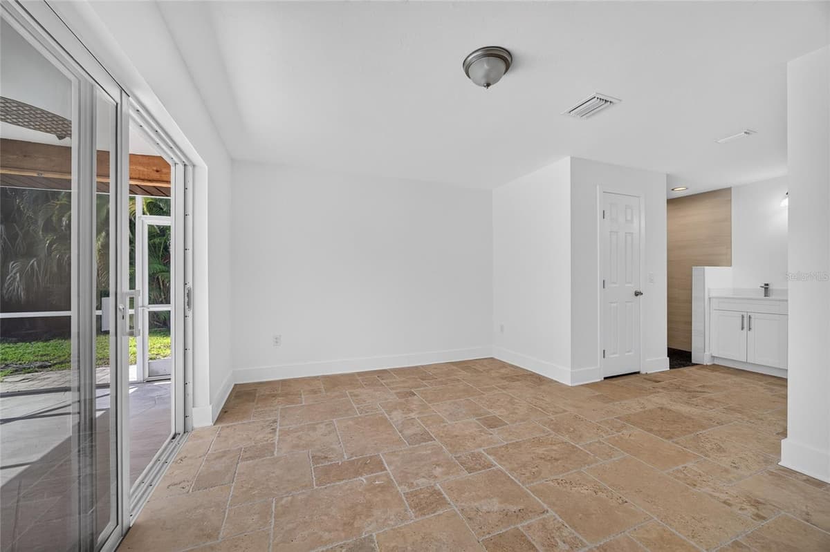 6049 PERTHSHIRE LANE — photo 21 of 48