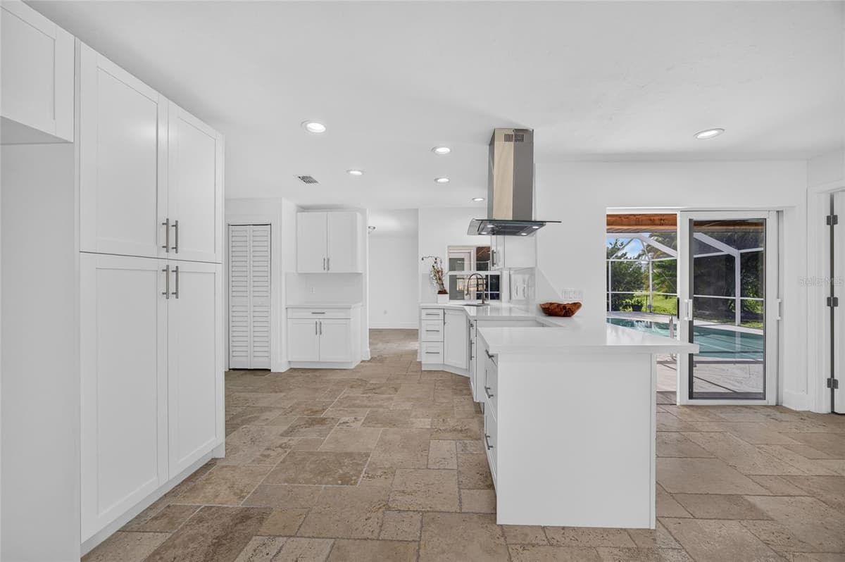 6049 PERTHSHIRE LANE — photo 13 of 48
