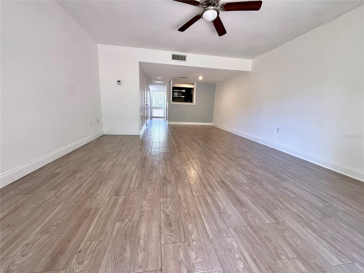 5111 EAGLESMERE DRIVE — photo 4 of 25