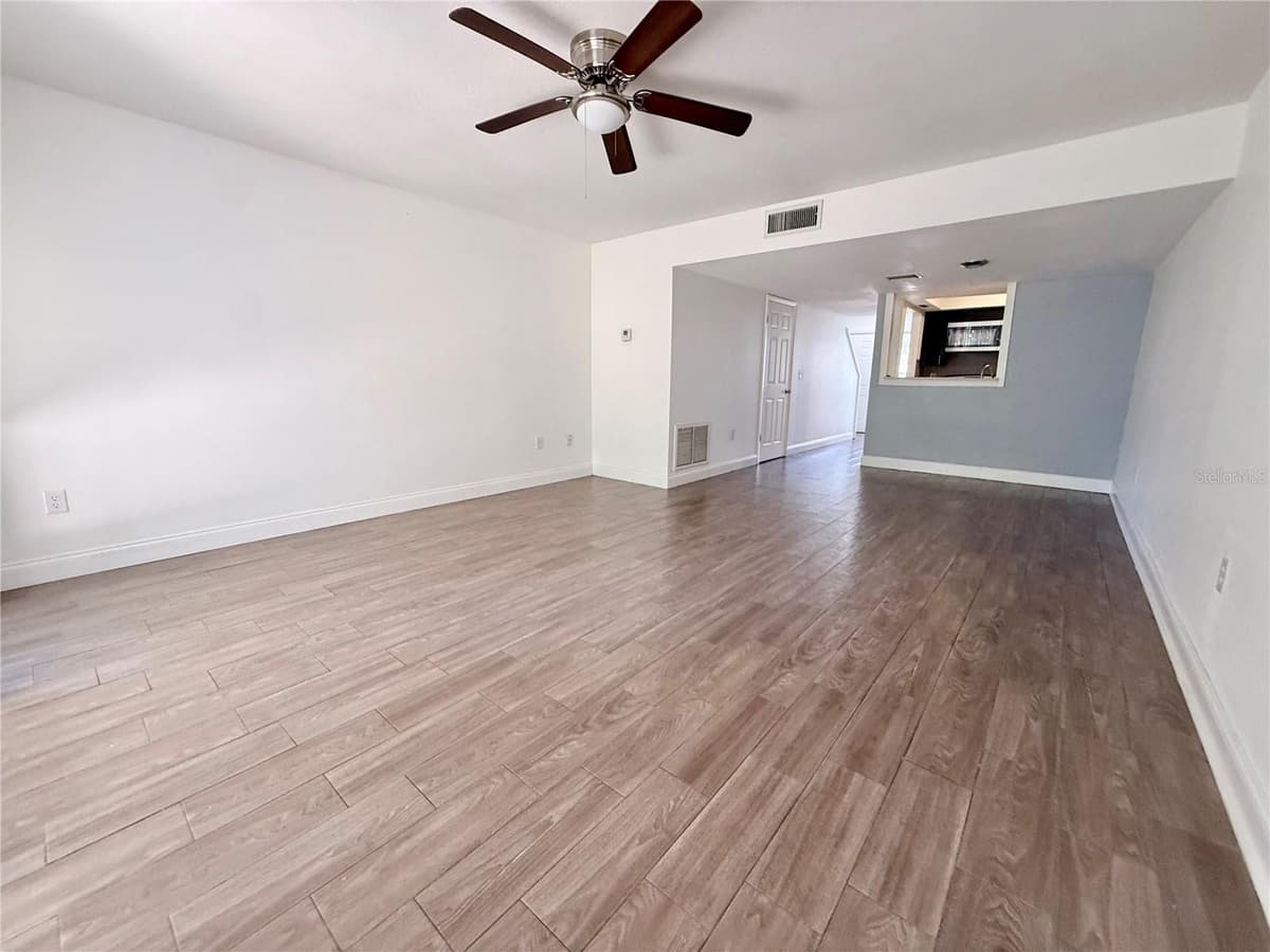 5111 EAGLESMERE DRIVE — photo 5 of 25
