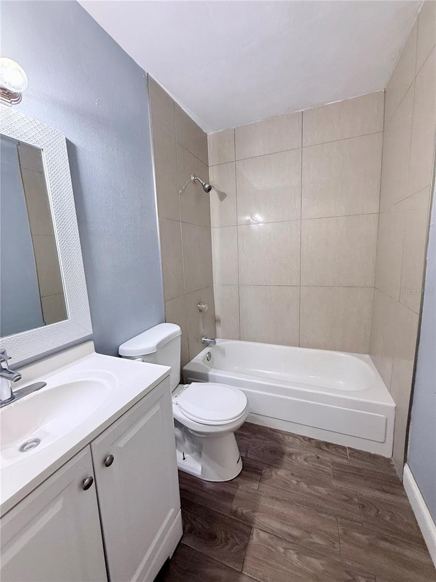 5111 EAGLESMERE DRIVE — photo 10 of 25
