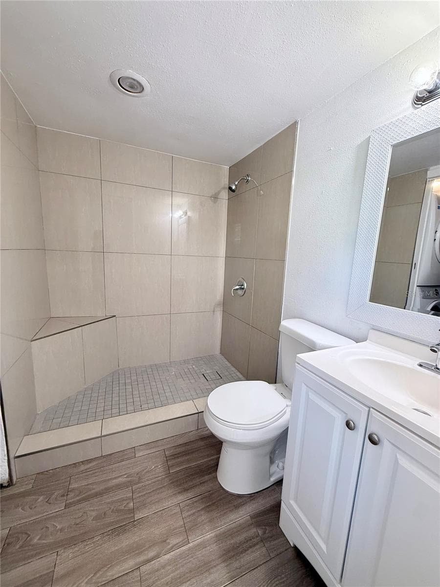 5111 EAGLESMERE DRIVE — photo 8 of 25