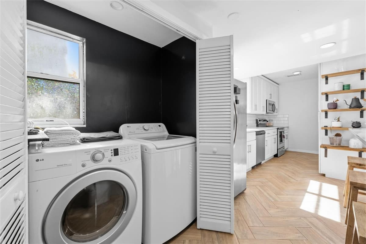 1209 CRENSHAW STREET — photo 21 of 25