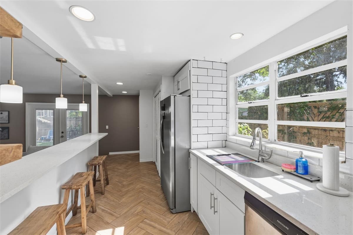 1209 CRENSHAW STREET — photo 12 of 25