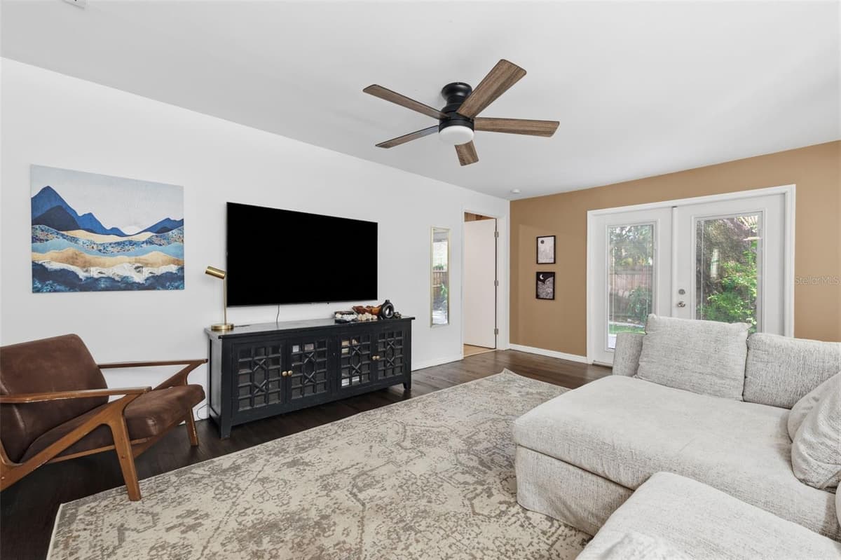 1209 CRENSHAW STREET — photo 8 of 25