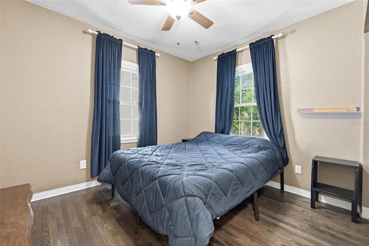 1209 CRENSHAW STREET — photo 20 of 25