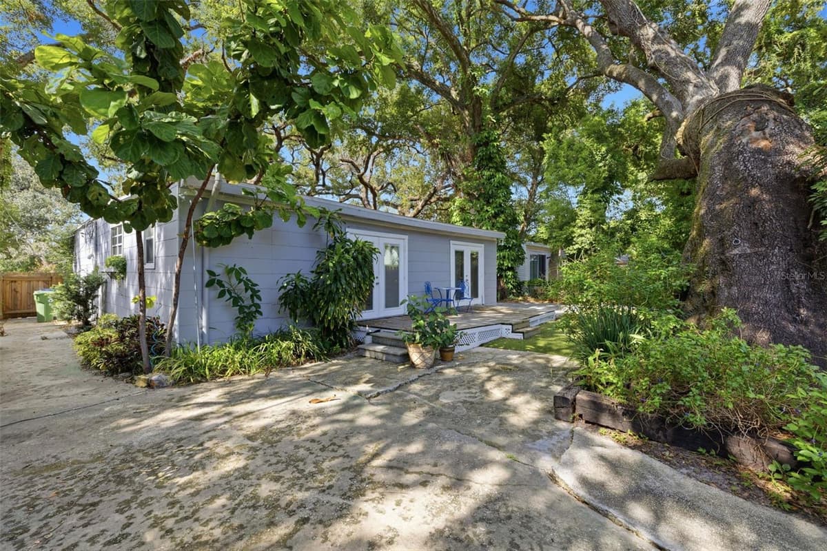 1209 CRENSHAW STREET — photo 23 of 25