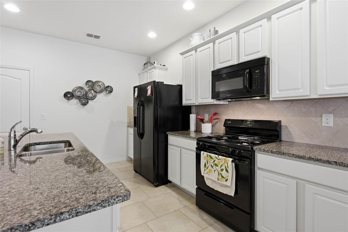 4702 TERRASONESTA DRIVE — photo 4 of 45